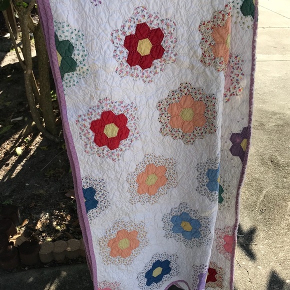 Antique 2 twin quilts from 1933 - Picture 3 of 4